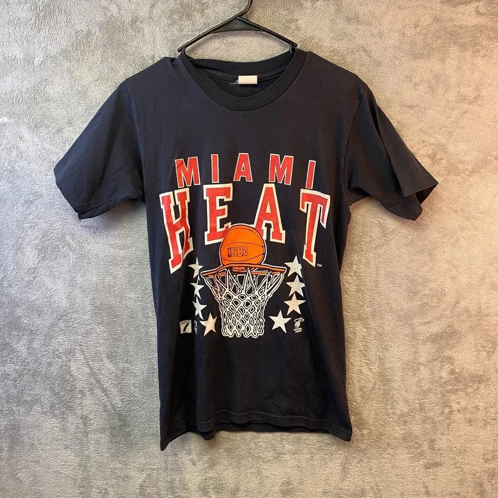 Competitor Miami Heat NBA T-Shirt Size M Black Logo 7 Basketball